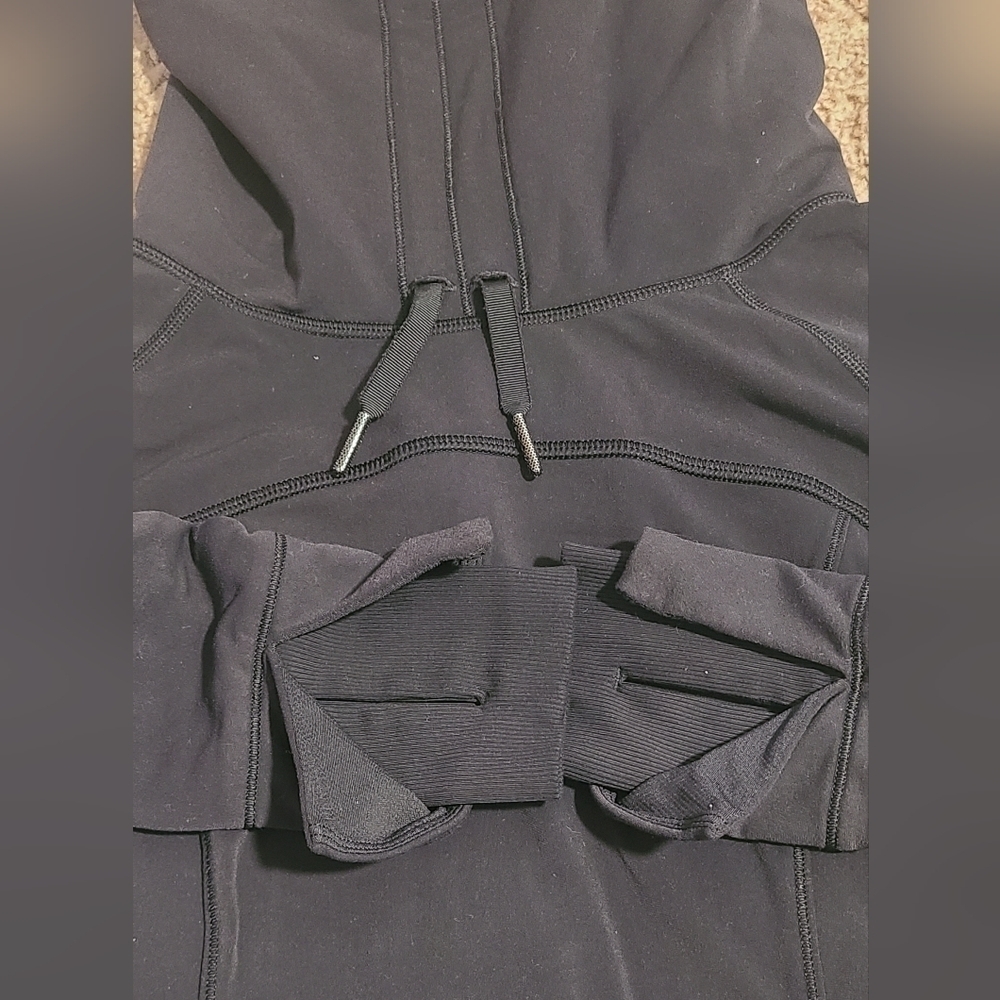 Lululemon Flurry Fighter Pullover Size 6 - Picture 5 of 5